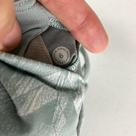 Lululemon Energy Longline Bra Size 2 Chevron Jacquard Silver Blue Womens 6 - Picture 5 of 5